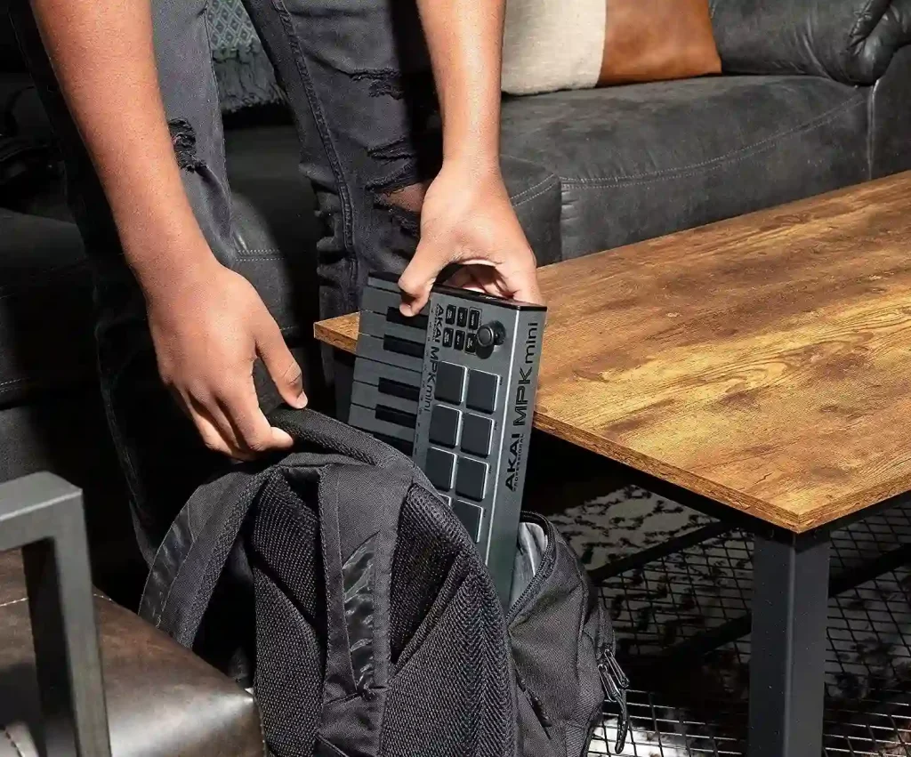 Akai-Mpk-Mini-MKIII-Gray-004