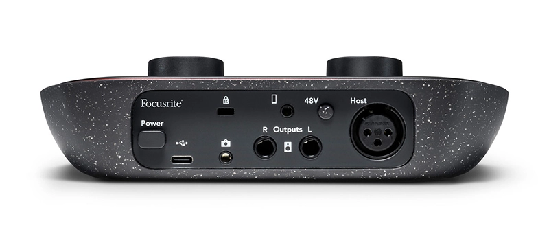 فراتر-از-میکروفون-Focusrite-Vocaster-Two